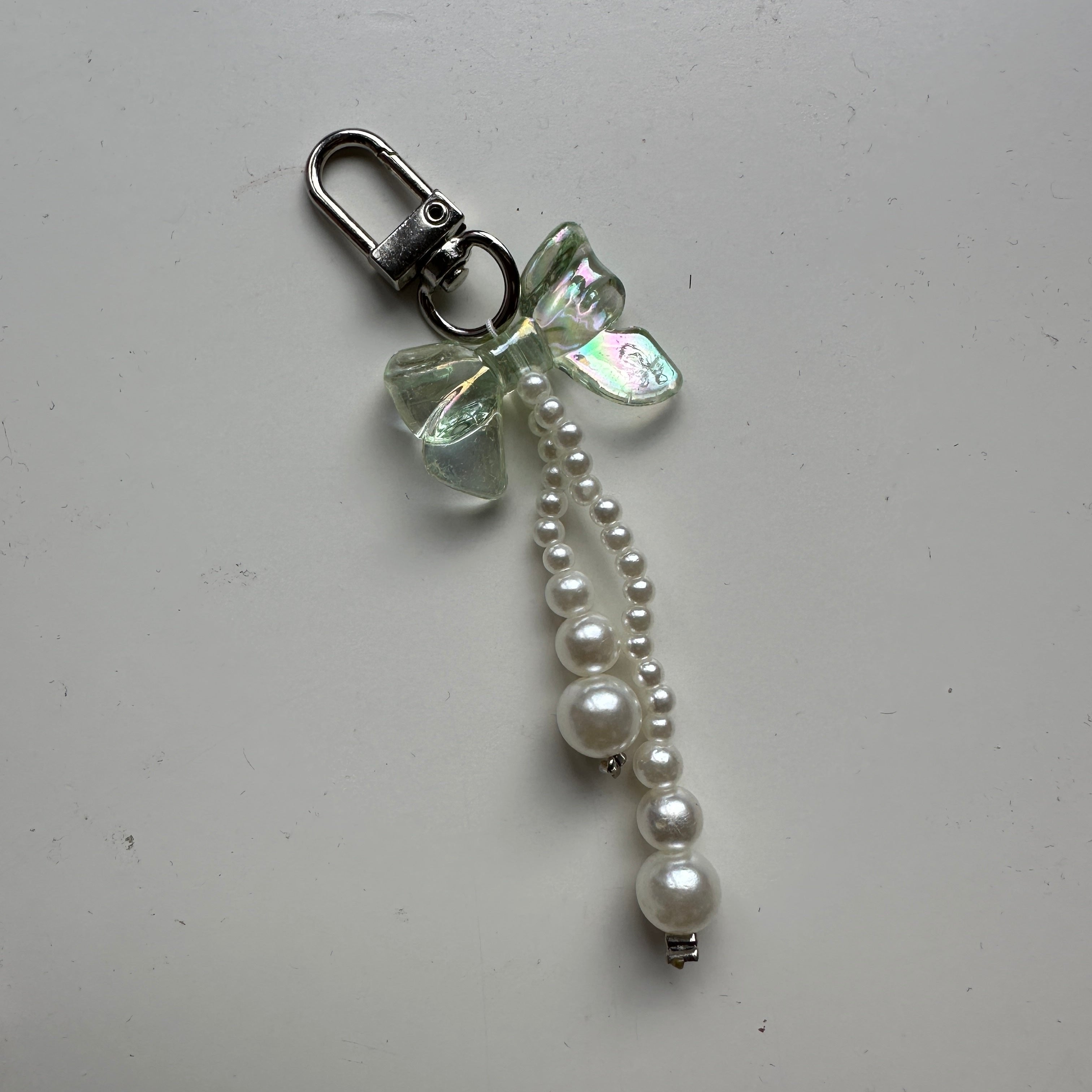 Bow pearl bag charm