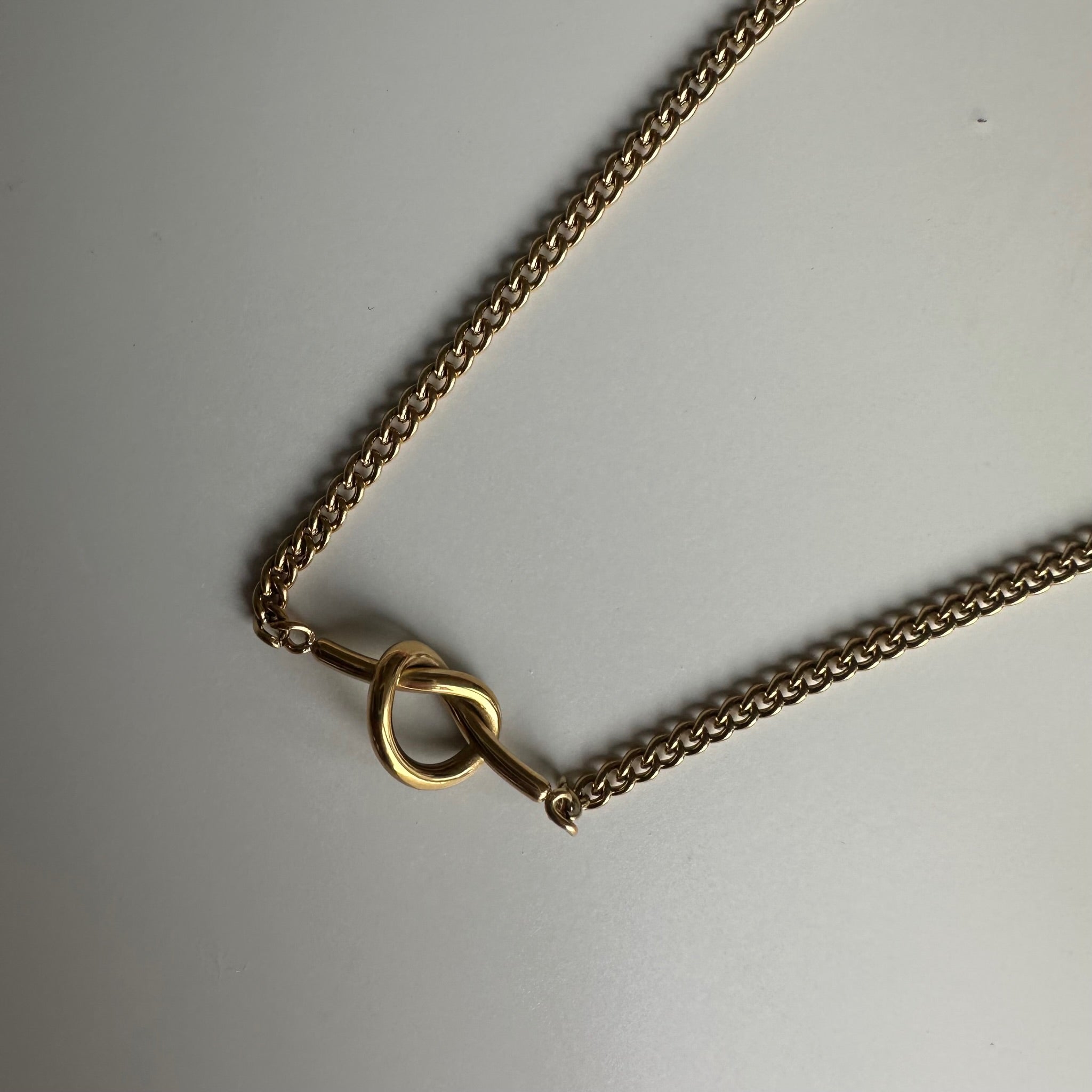 Knot necklace