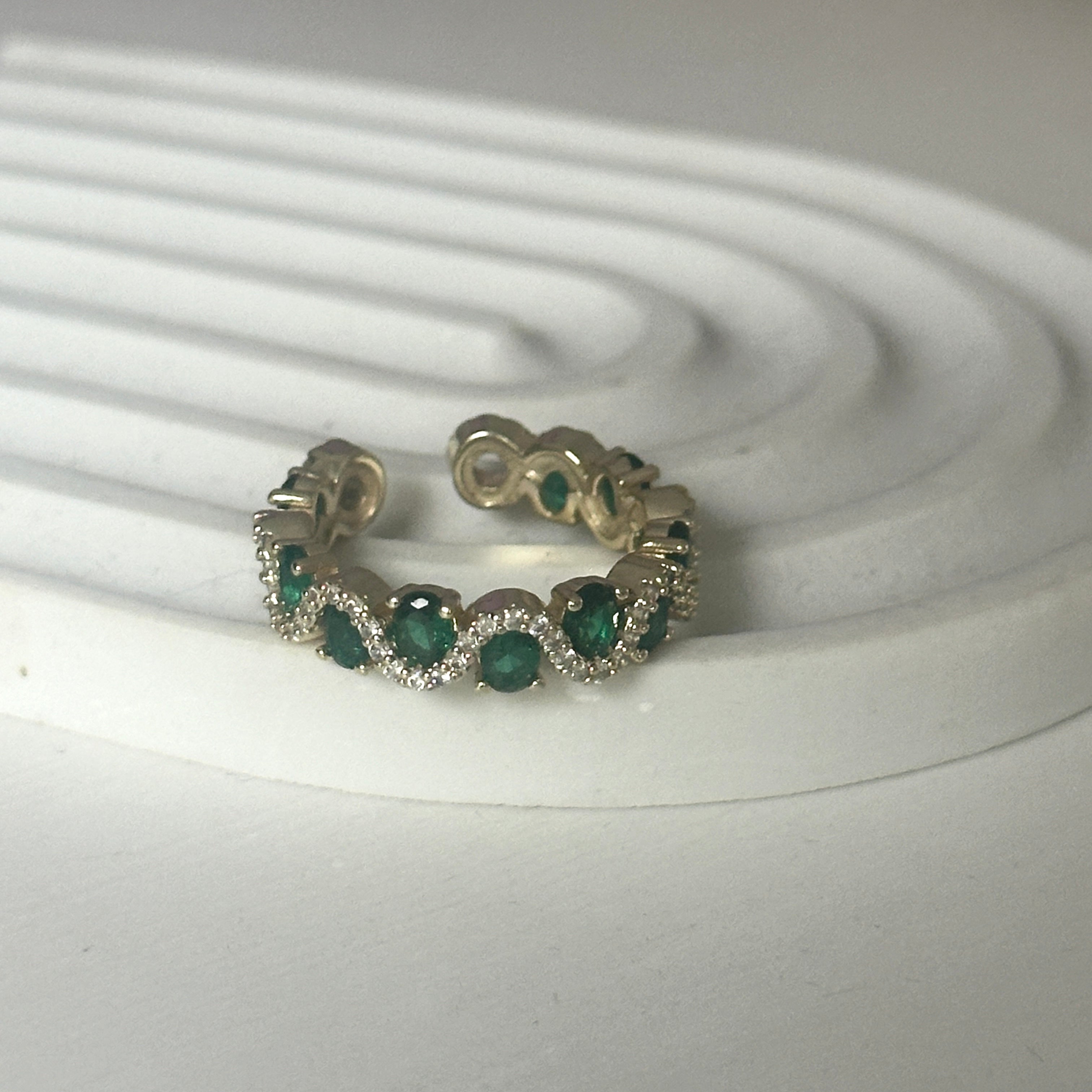 emerald wave ring