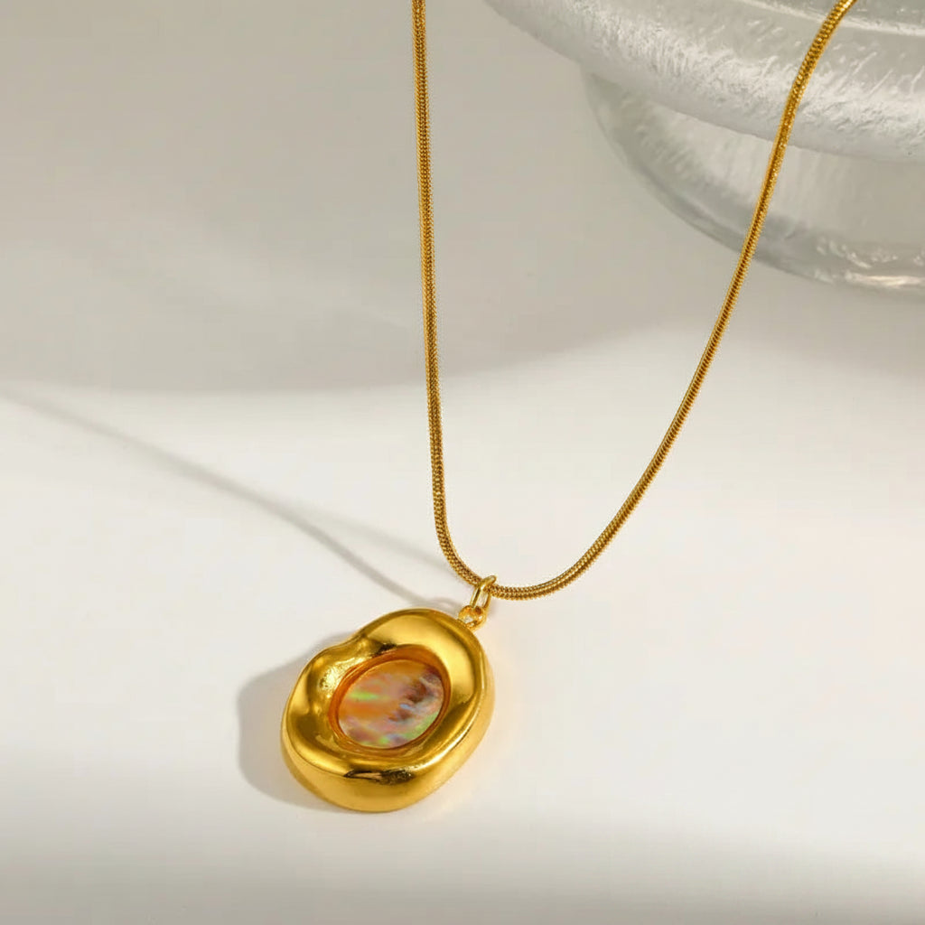 Halo Shell Necklace